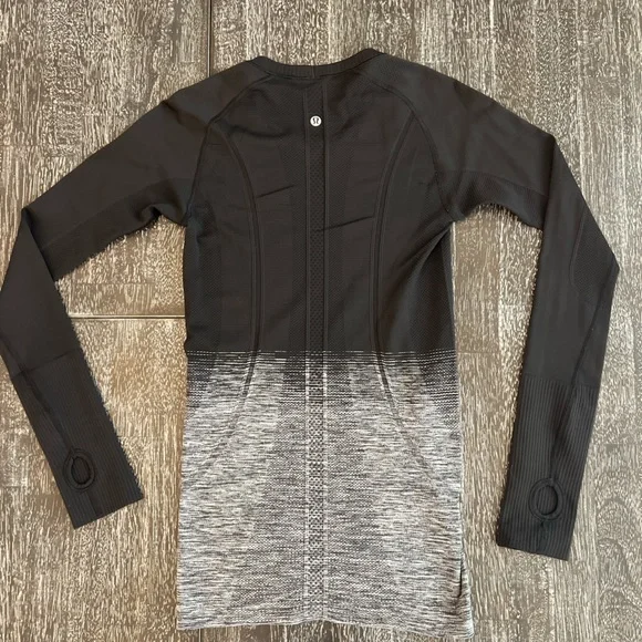 Lululemon Swiftly Tech Long Sleeve Crew in White/Black - Picture 4 of 7